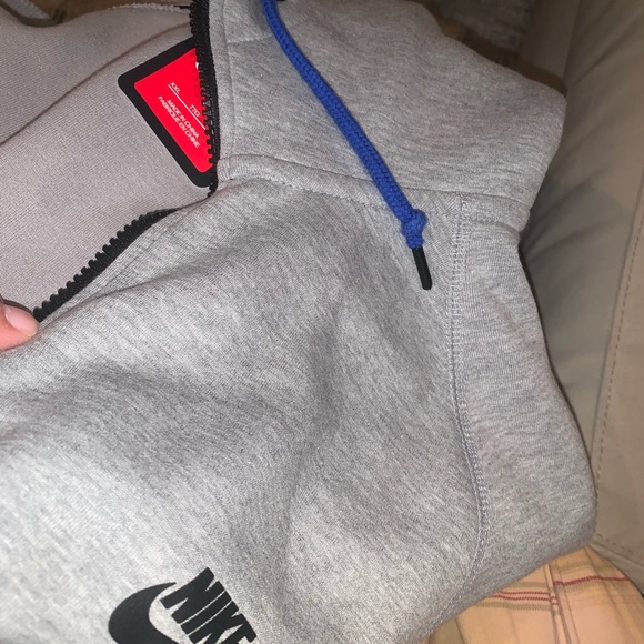 Nike hoodie - Picture 4 of 4